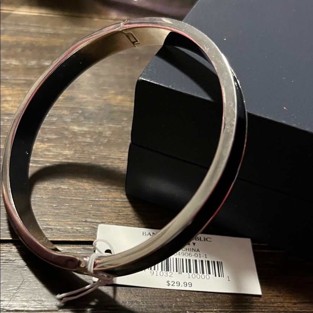 New Banana Republic Black and Silver Bracelet